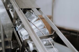 Jak wybrać maszynę pakującą