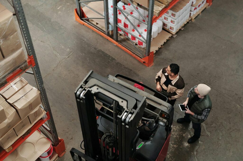 Utrzymanie ruchu robotów paletyzujących — monitoring, serwis i zapas części